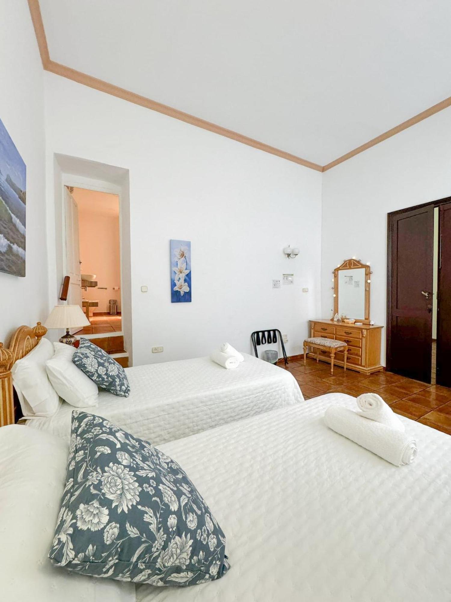 Garden Suites Xativa Casa Rural Exterior photo